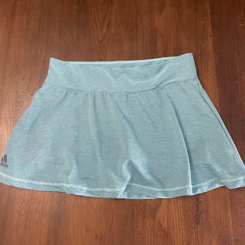 Adidas skort size medium